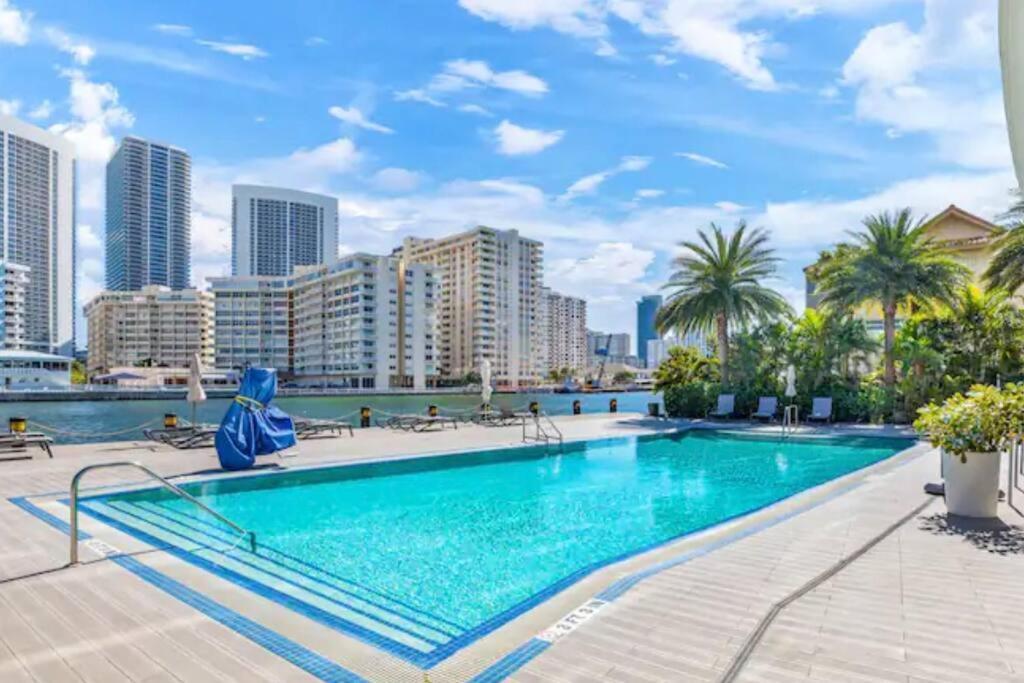 Ocean Views - Pool & Gym - Pet Friendly - Close To Beach ハランデール・ビーチ エクステリア 写真